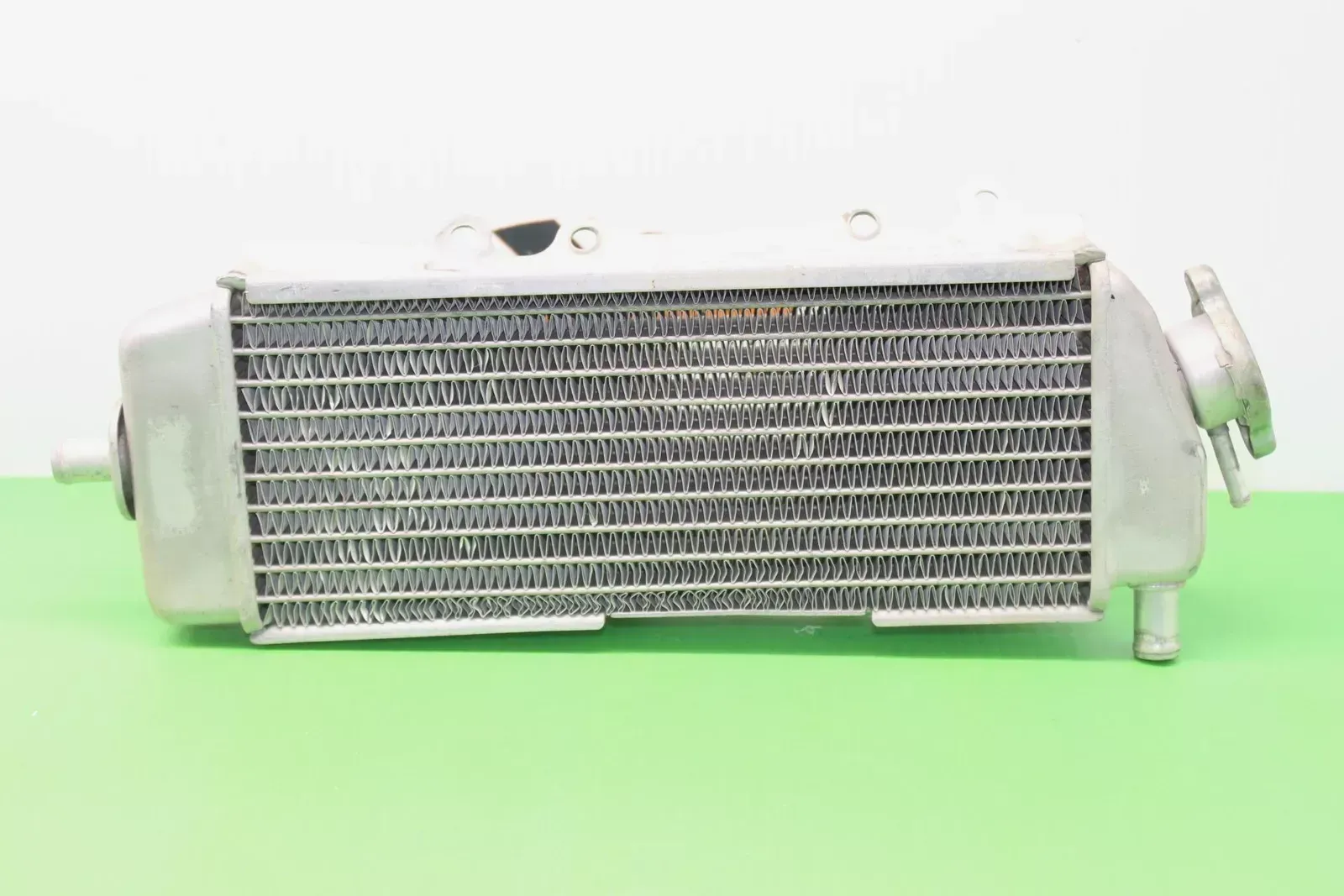 2005 Kawasaki Kx250f Left Engine Motor Cooling Cooler Radiator