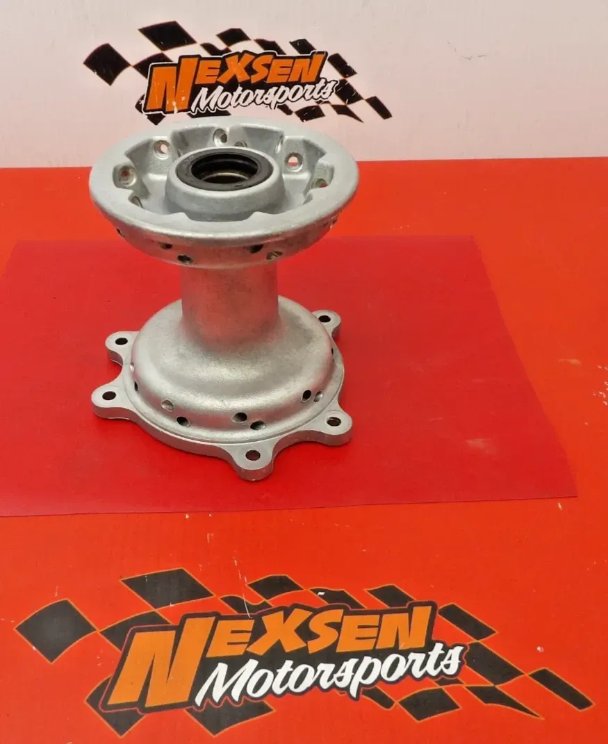 1998 Honda CR250R Front Hub 44635-MAC-680