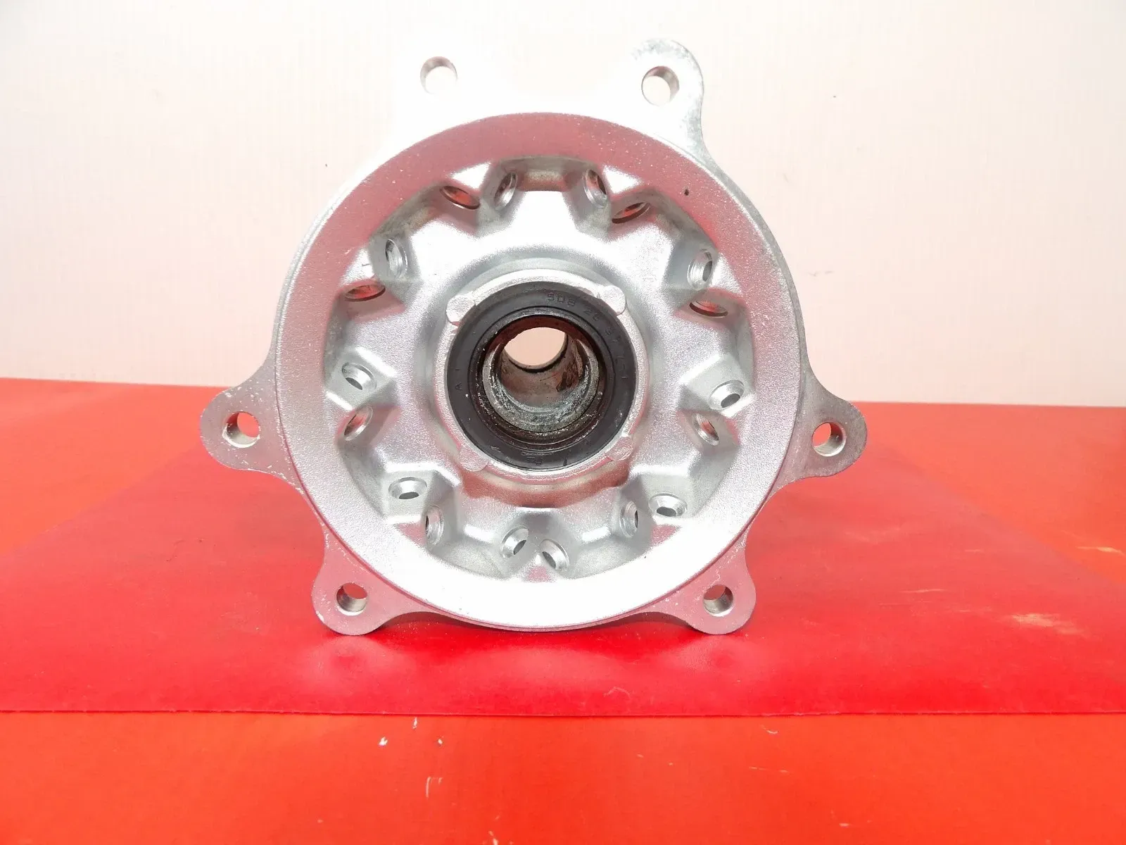 1998 Honda CR250R Front Hub 44635-MAC-680