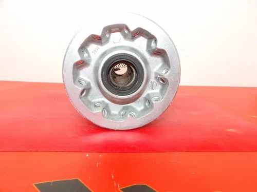 1998 Honda CR250R Front Hub 44635-MAC-680