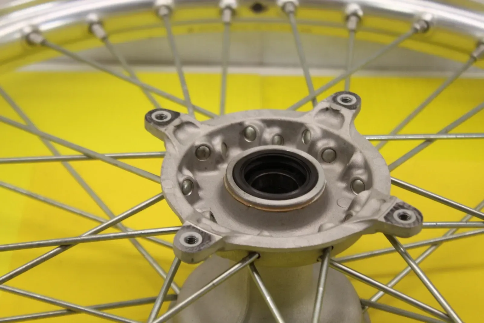 🏁Front Wheel Rim – Fits 2006 Suzuki RM-Z450