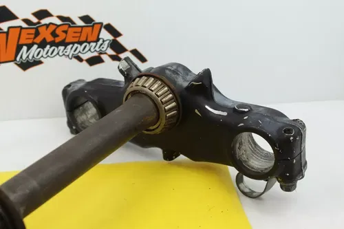 1983 Suzuki Rm125 Front Forks Clamp Triple Tree Stem