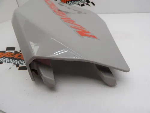 2017 Can Am Maverick X3 Max Hyper Silver RH Fender Cover 705009676