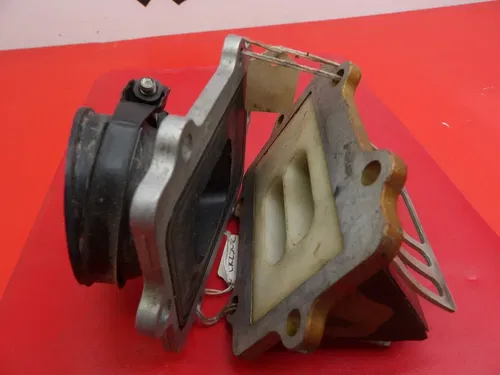 2003 Honda CR250R Intake Reed Valve Assembly Boot 14100-KZ3-L31