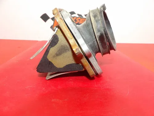 2003 Honda CR250R Intake Reed Valve Assembly Boot 14100-KZ3-L31