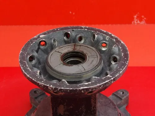 1985 Honda CR500R Front Wheel Hub Assembly 44601-KA3-830ZA