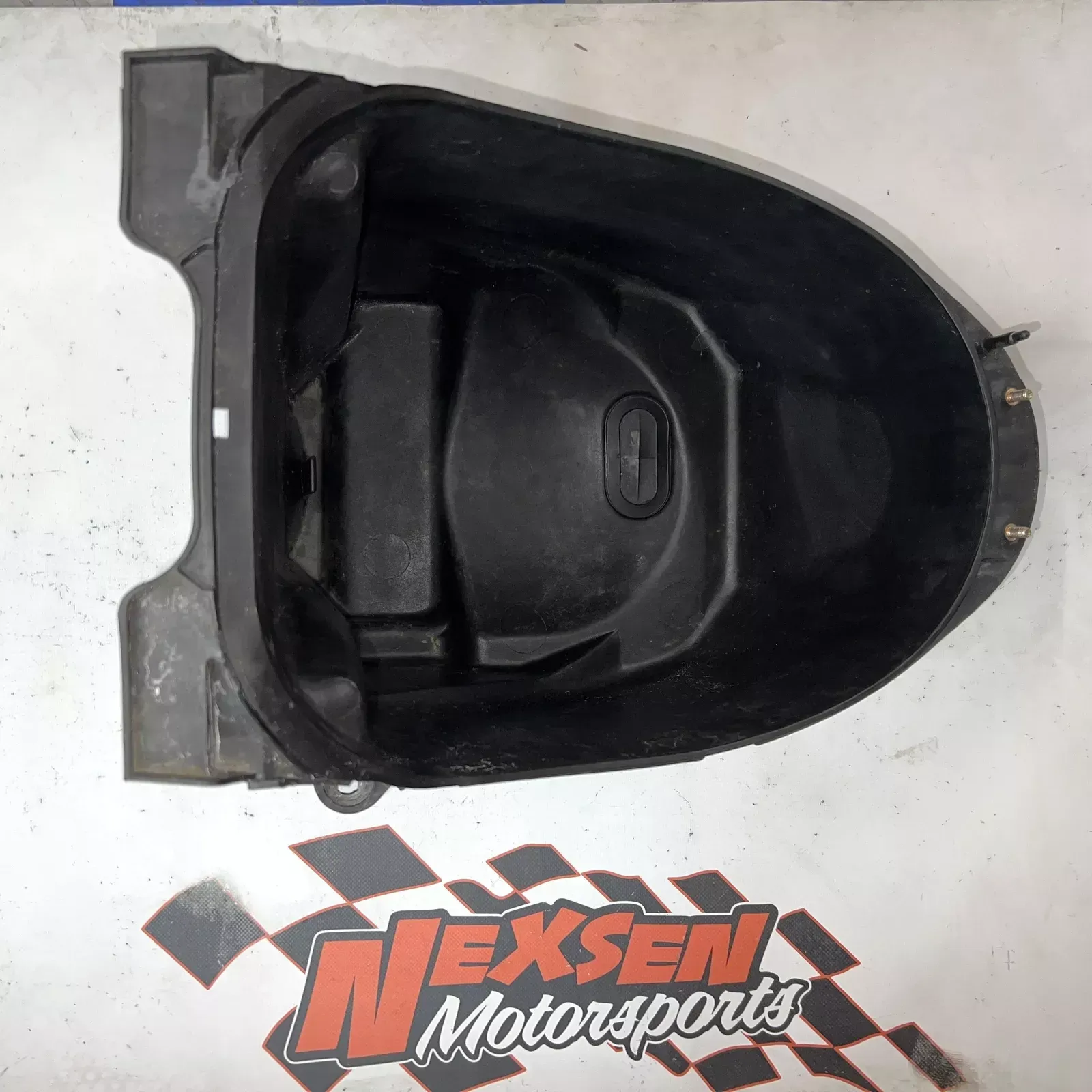 2008 Yamaha Zuma 50 Yw50 Under Seat Storage Box Luggage Trunk Compartment