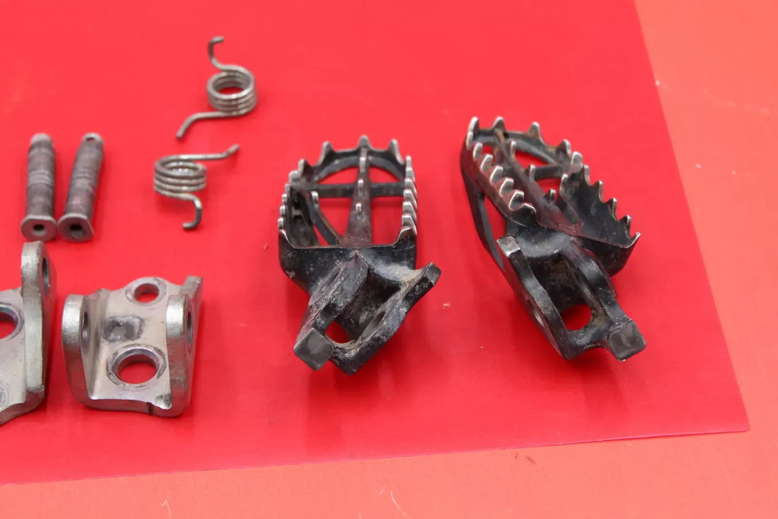 2007 Honda Crf250r Left And Right Foot Rest Peg