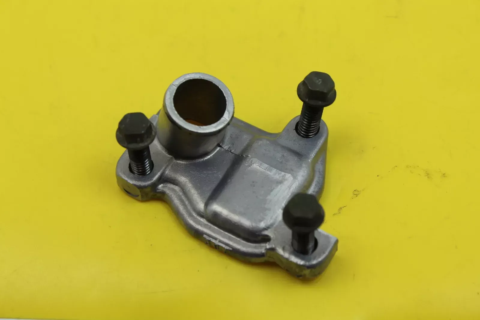 2000 Suzuki Marauder 800 Vz800 Engine Water Outlet Chamber