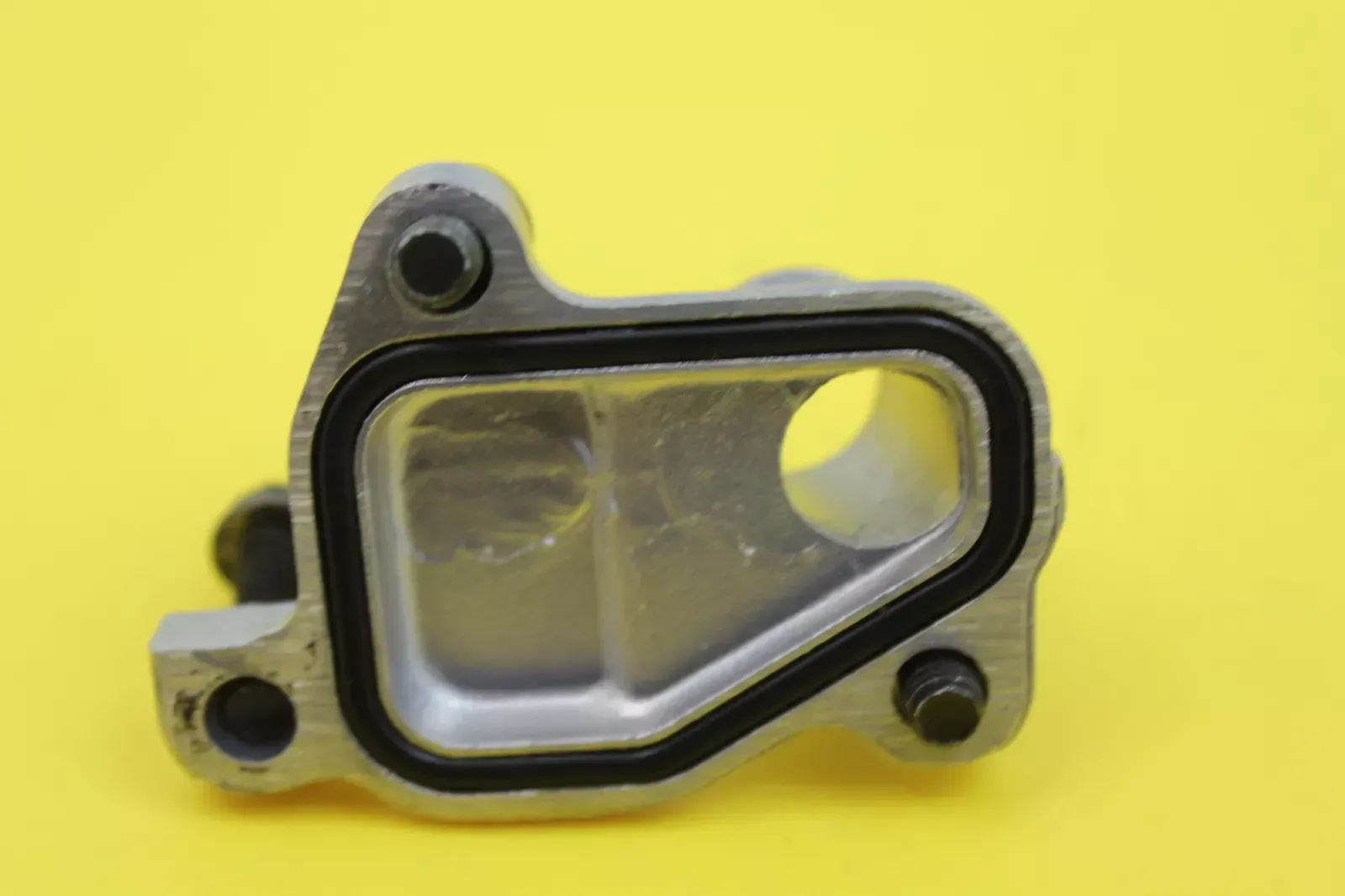 2000 Suzuki Marauder 800 Vz800 Engine Water Outlet Chamber