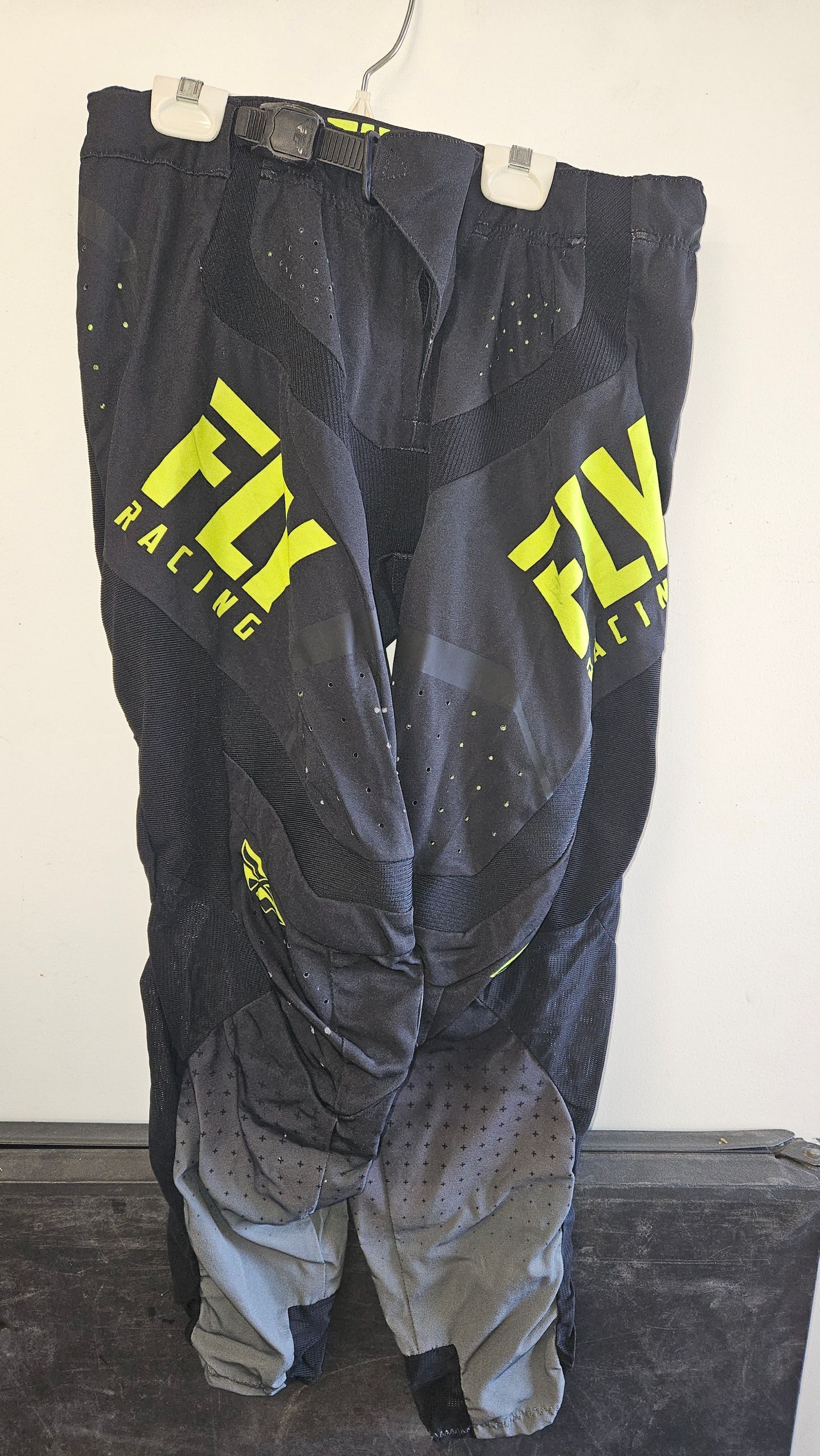 Fly Riding Pants 