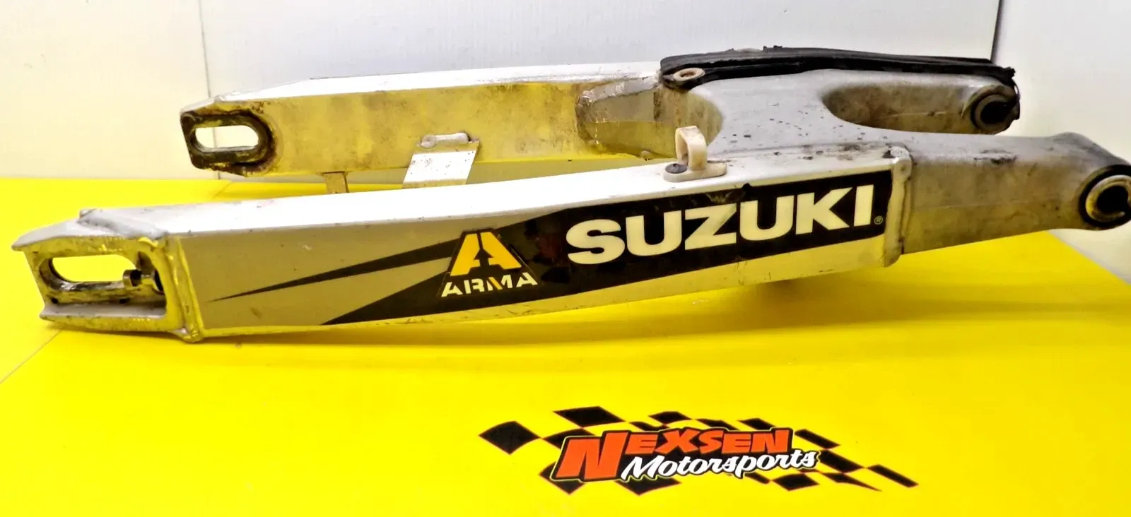 2001 Suzuki RM250 Rear Swingarm Suspension Arm 61000-37E21