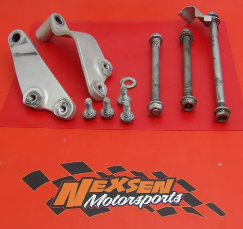 2007 Honda CRF450R Full Engine Motor Mount Set w/ Bolts – 50407-MEN-850 50408-ME