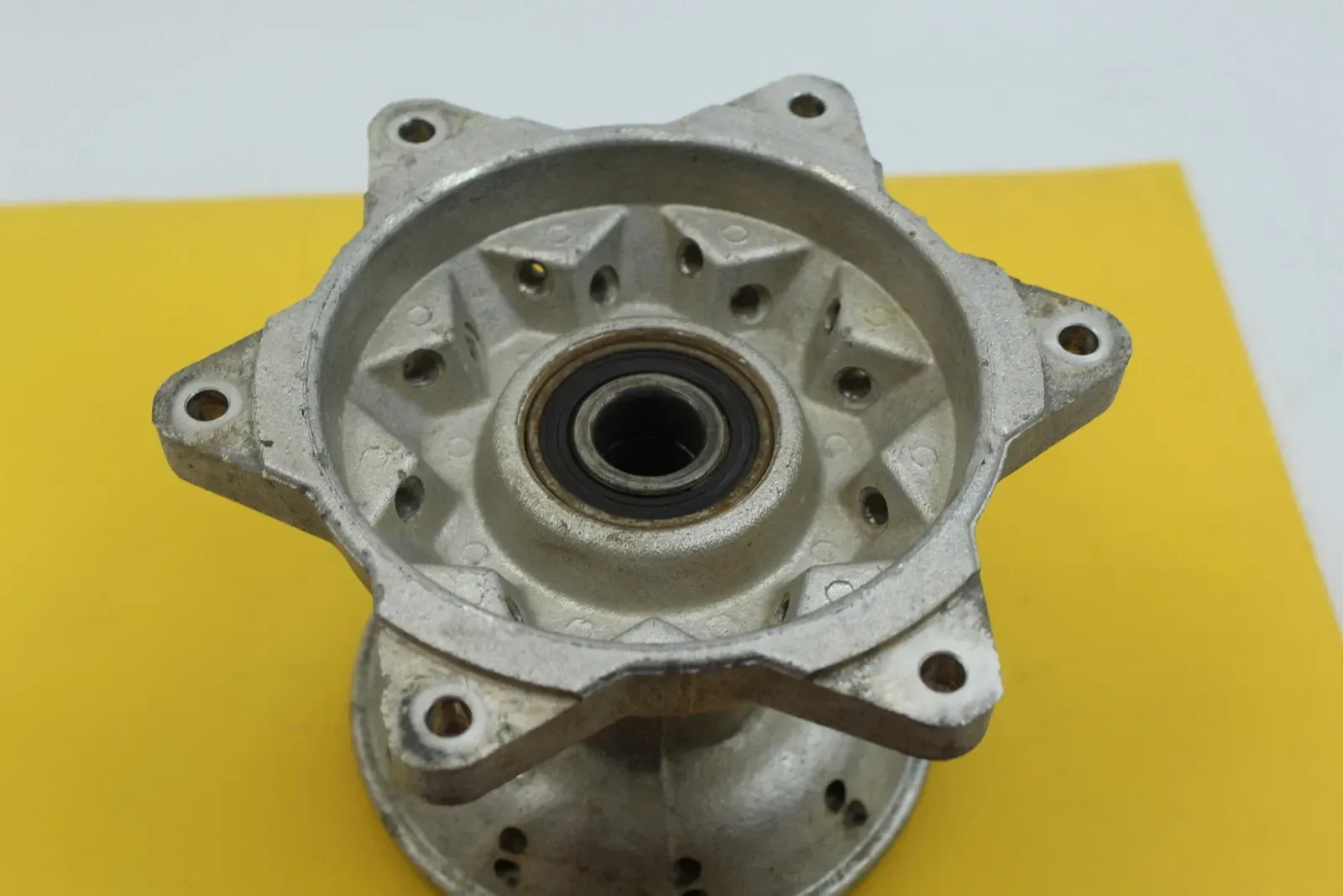 🏁 Front Wheel Rim Hub – Fits 1999 Husaberg FE501E