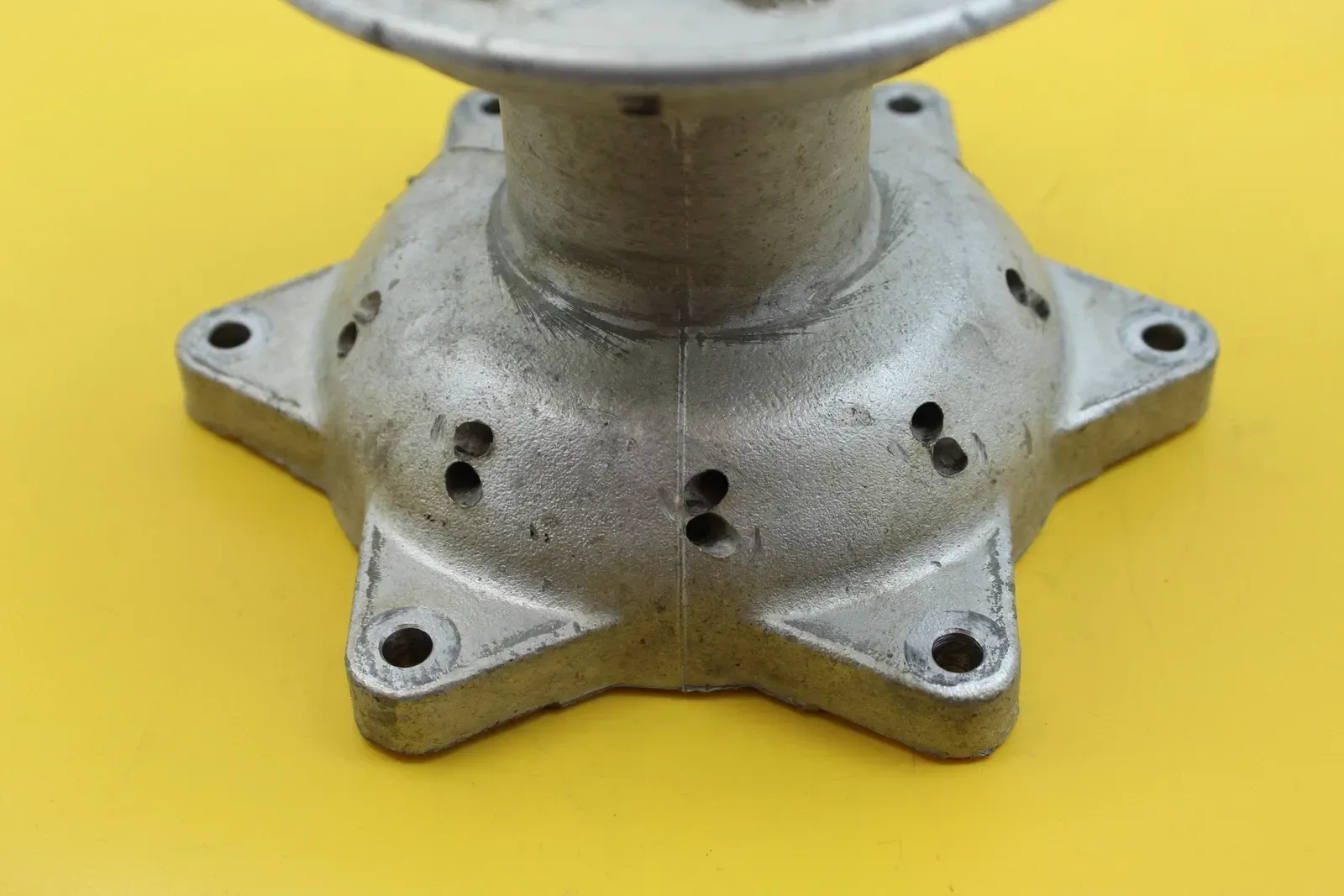 🏁 Front Wheel Rim Hub – Fits 1999 Husaberg FE501E