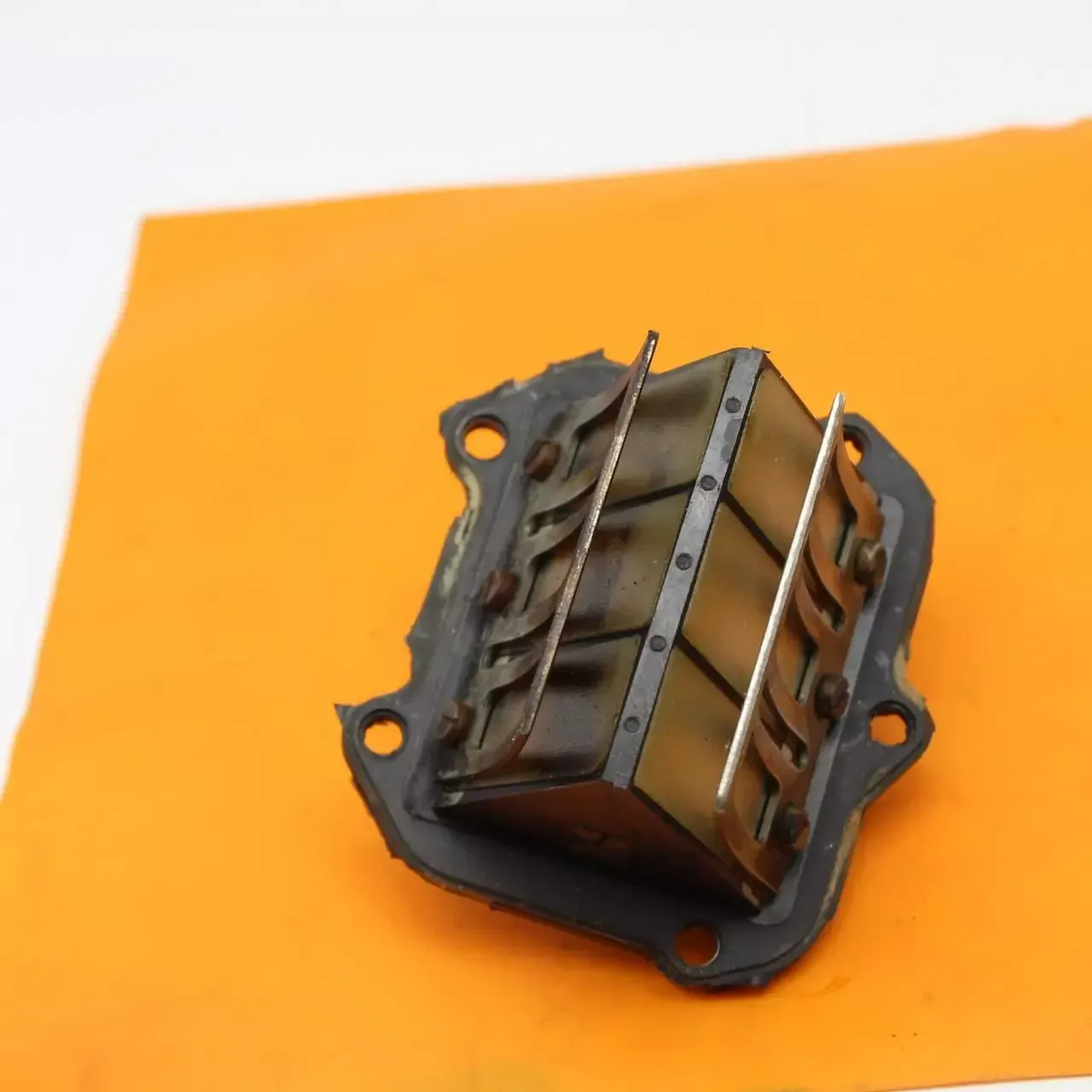 1987 Ktm 250 MXC Enduro Intake Reed Block Valve Assembly