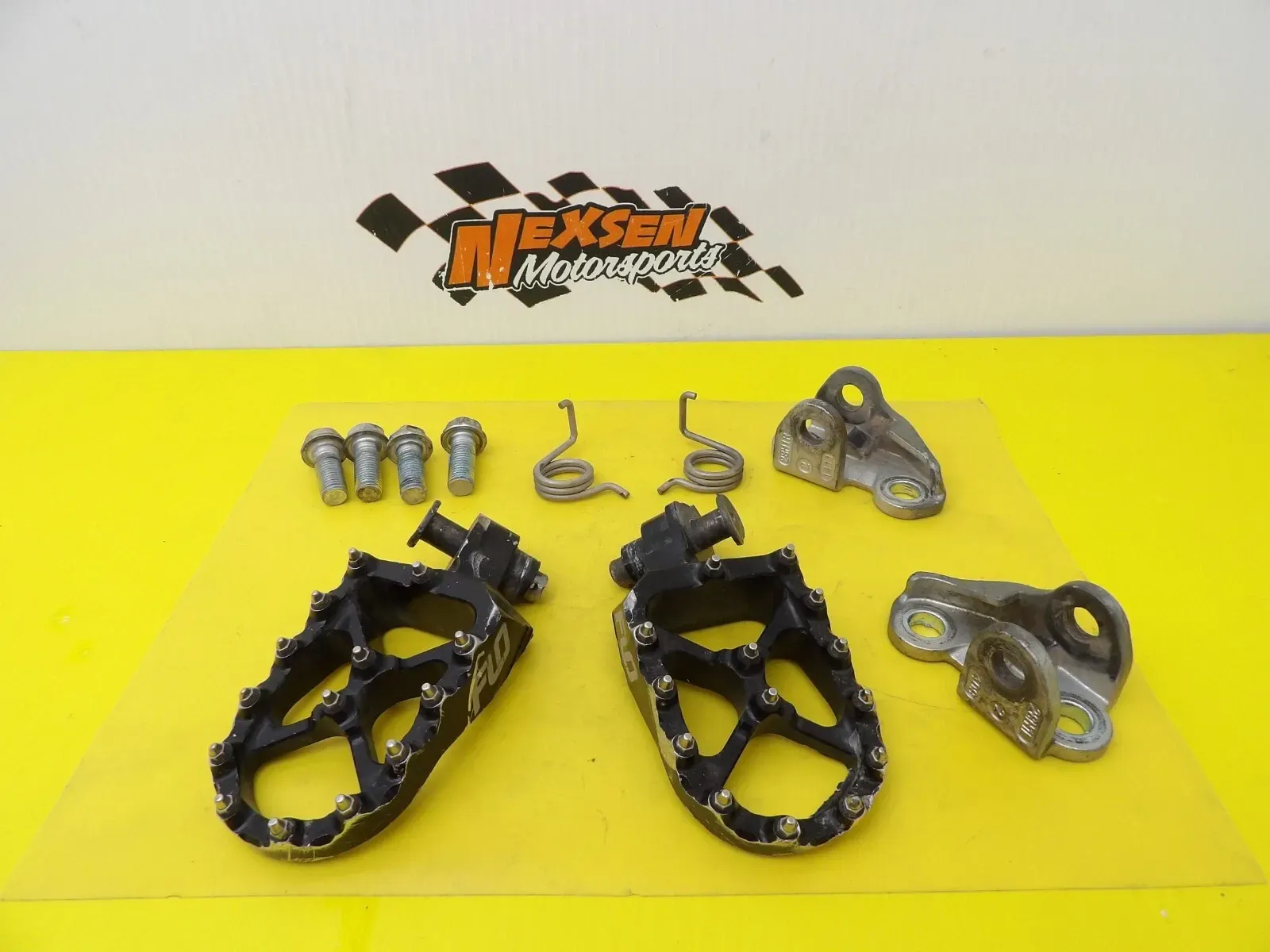 2016 Suzuki RMZ450 Flo Foot Pegs w/ Mounts – Aftermarket Set
