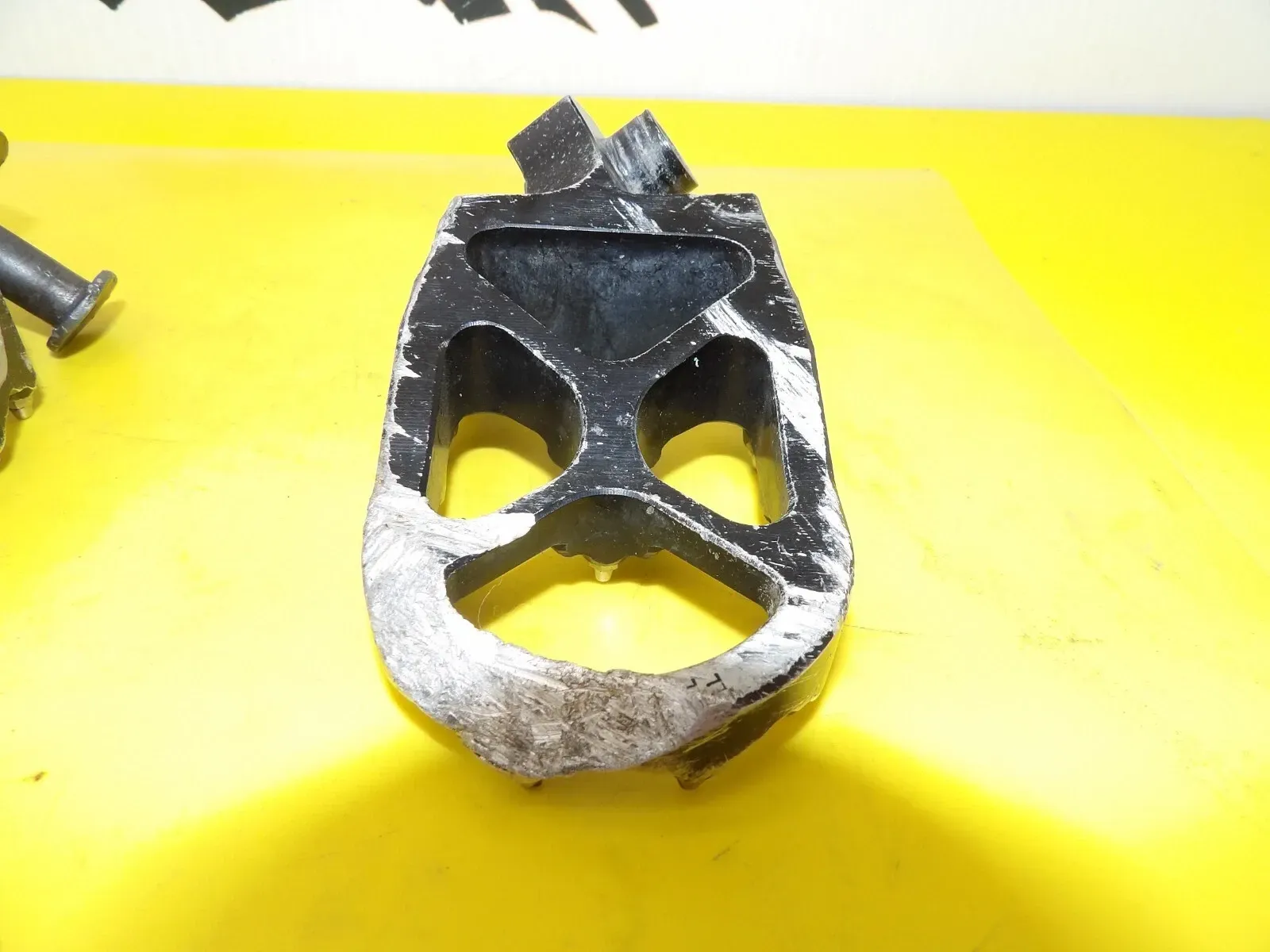 2016 Suzuki RMZ450 Flo Foot Pegs w/ Mounts – Aftermarket Set