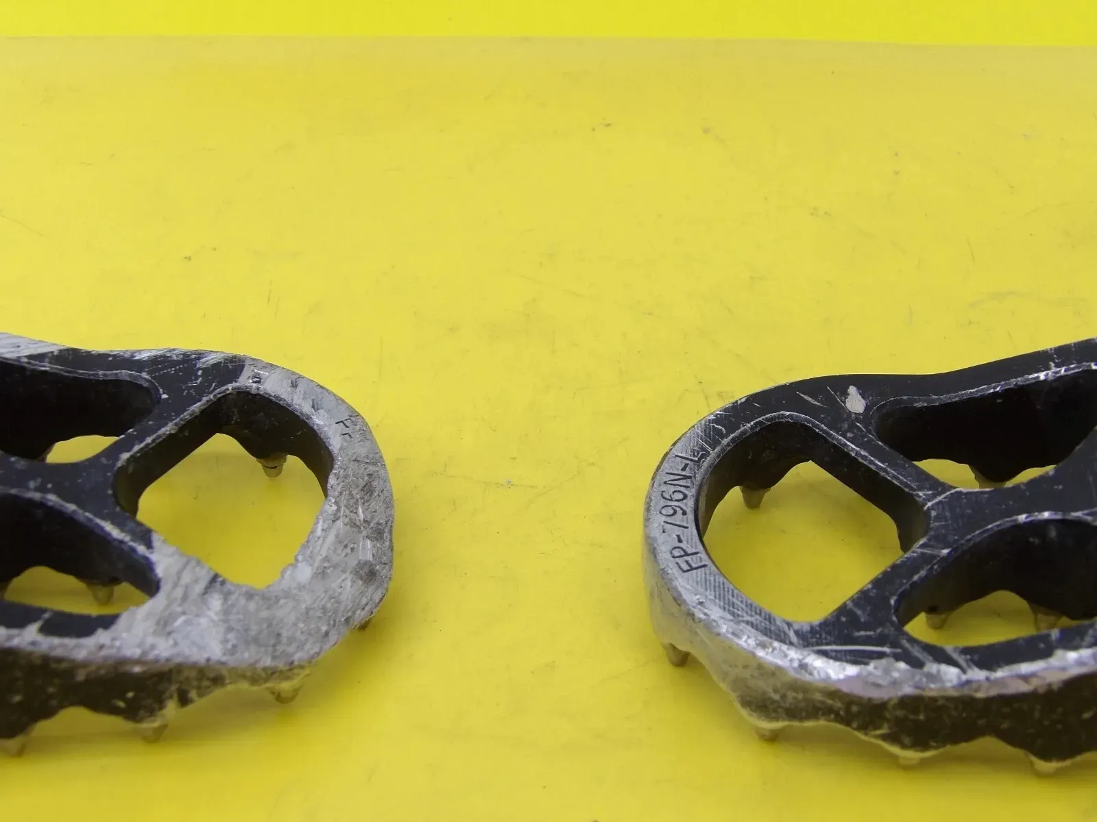 2016 Suzuki RMZ450 Flo Foot Pegs w/ Mounts – Aftermarket Set