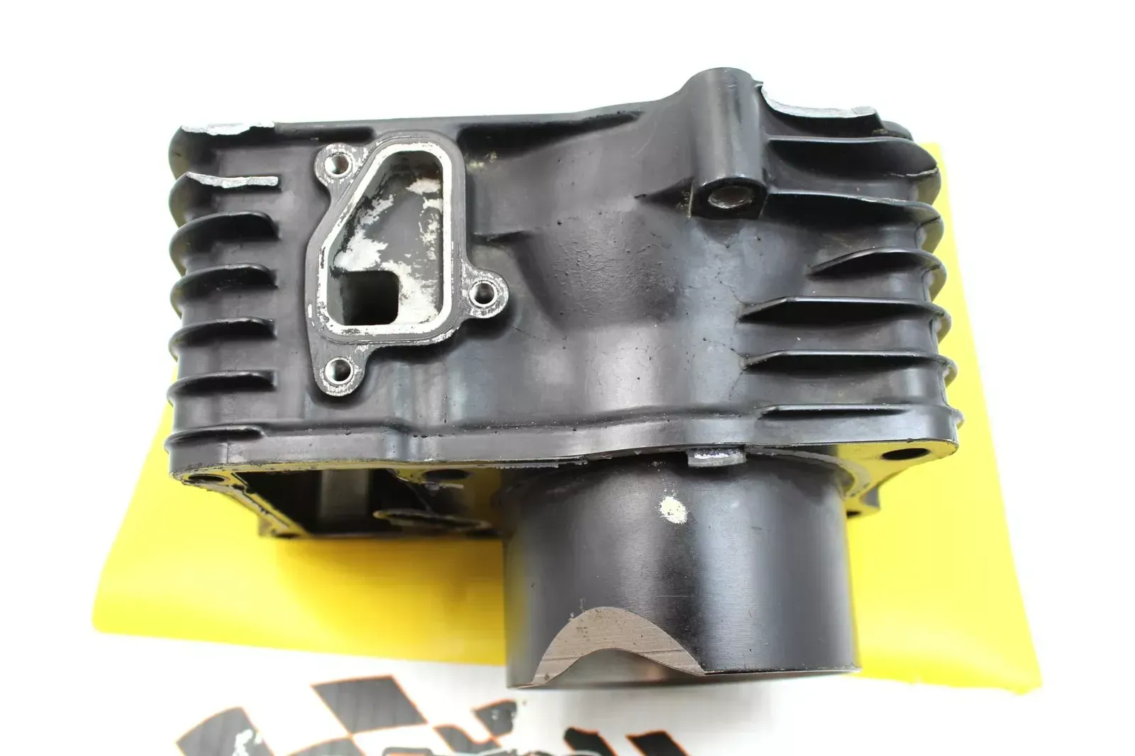 2000 Suzuki Marauder 800 Vz800 Engine Motor Rear Piston Cylinders Block Jug