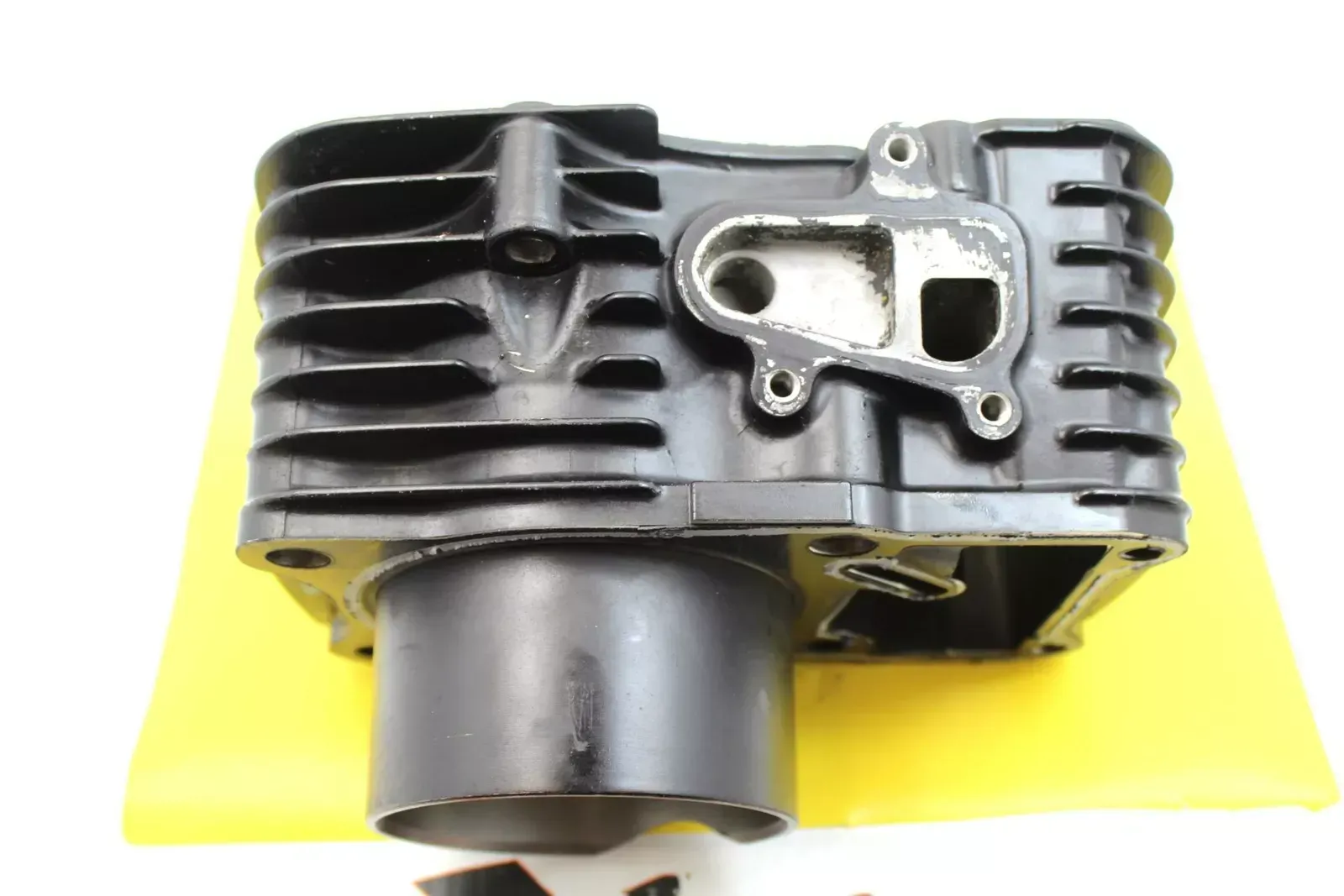 2000 Suzuki Marauder 800 Vz800 Engine Motor Rear Piston Cylinders Block Jug