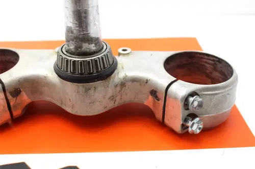 2001 Ktm 400 Front Forks Clamp Lower Triple Tree Stem