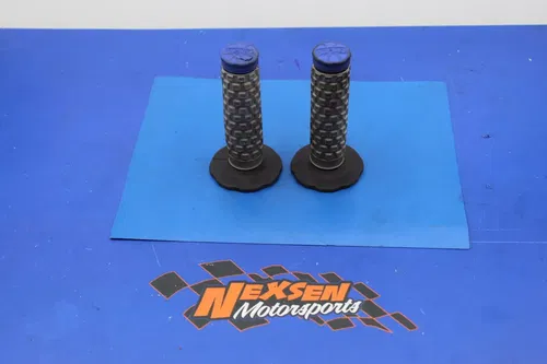 2013 Yamaha Yz450f Pro Taper Right Left Handlebar Grips Grip Pair Set