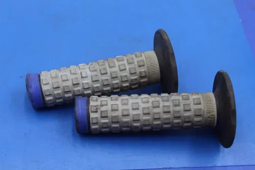 2013 Yamaha Yz450f Pro Taper Right Left Handlebar Grips Grip Pair Set