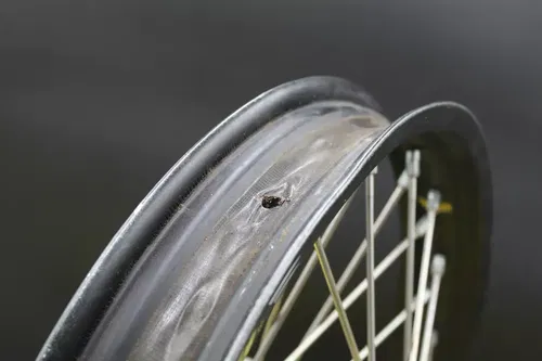 2004 Suzuki Rm250 Rear Back Wheel Rim Hub