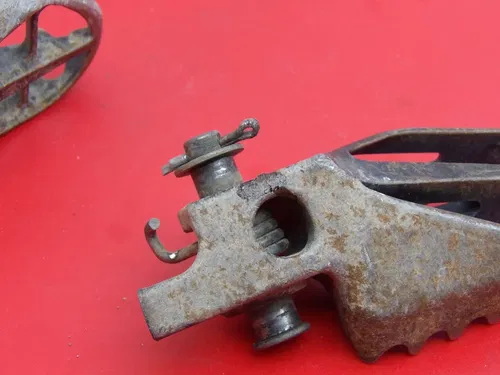 2005 Honda CRF450R Left Right Foot Rest Pegs