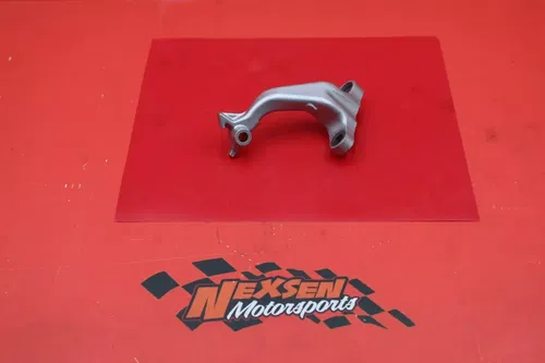 2000 Honda Xr650r Right Footrest Peg Bracket