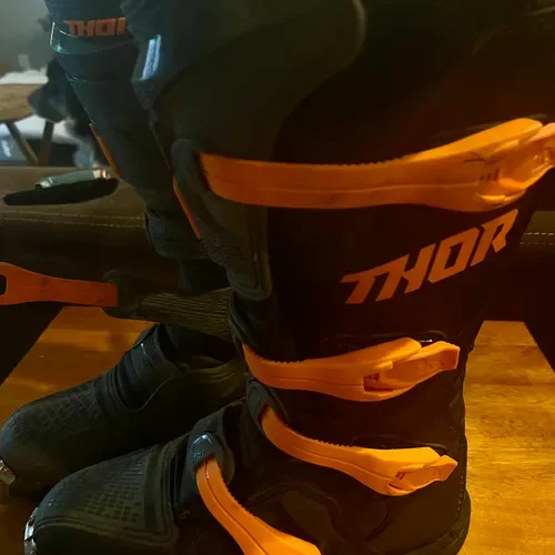 Thor Blitz MX Boots 