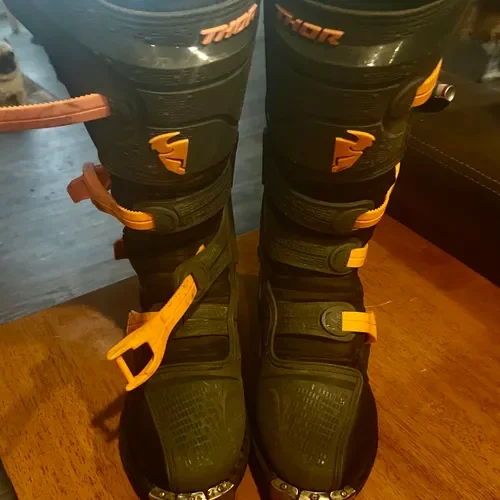 Thor Blitz MX Boots 