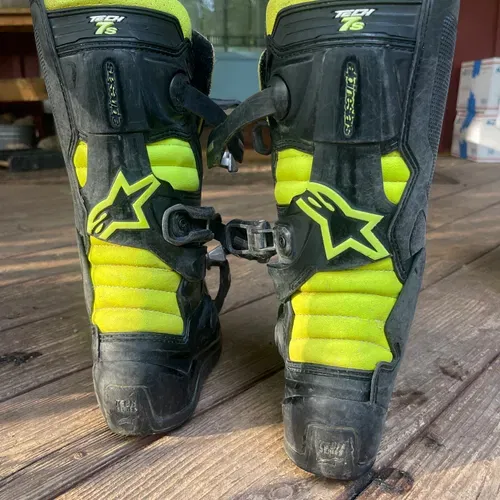 Youth Alpinestars Tech 7s