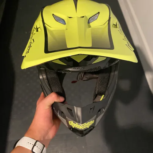 Tld SE5 Helmet