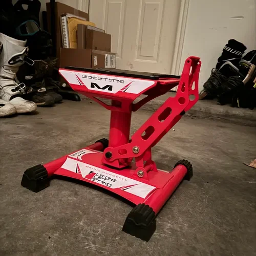 LS- One Lift Stand 