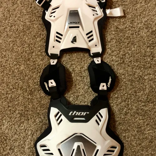 Thor Sentinel Chest Protector - M/L - Like New 