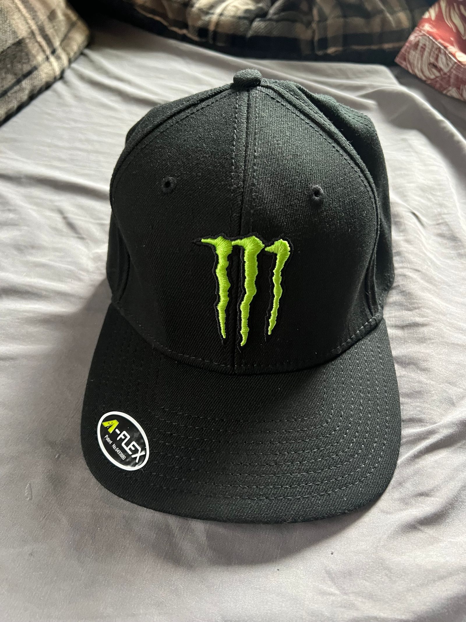 Monster energy shop flexfit hats