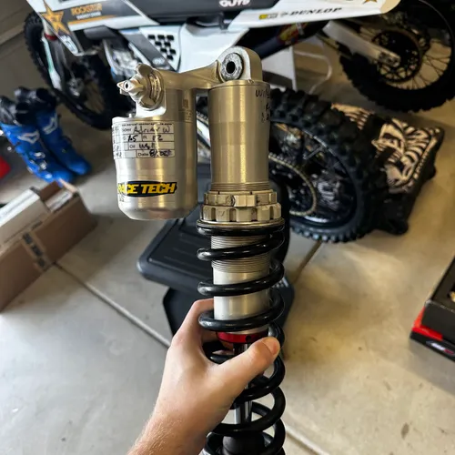 Wp XACT PRO 6500 With Race Tech Gold Valves 