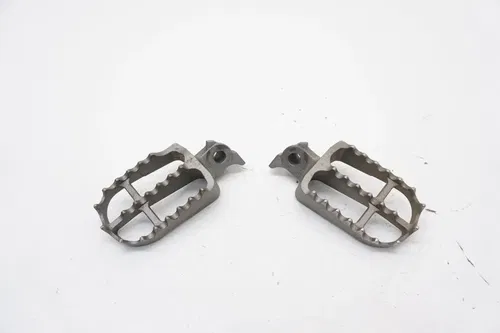 YZ250F YZ450F Footpegs OEM Footpeg Set Peg Pegs Yamaha YZ125 YZ250 YZ M49
