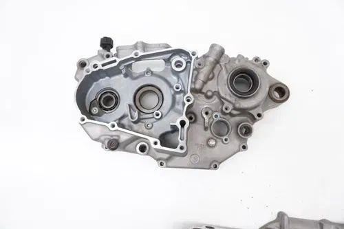 2006 YZ450F Crankcase Set OEM Engine Bottom End Crank Case Cases Yamaha YZ450F