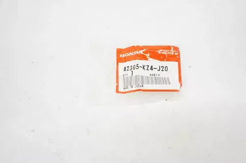 CR125 CR250 Rear Wheel Axle Block OEM Collar, L RR. Axle 42305-KZ4-J20 Honda G1