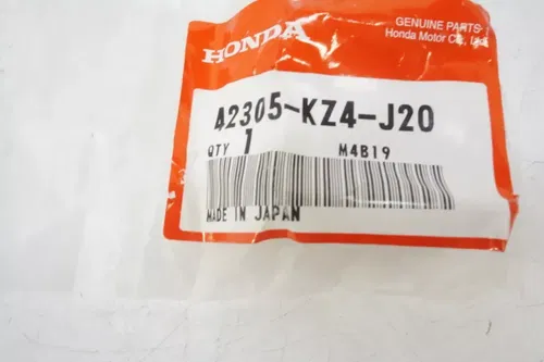 CR125 CR250 Rear Wheel Axle Block OEM Collar, L RR. Axle 42305-KZ4-J20 Honda G1