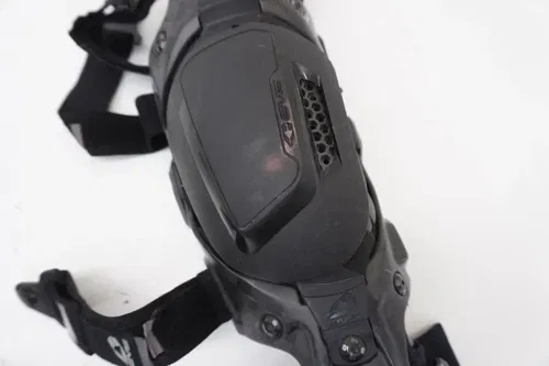 EVS Sports Black Web Eclipse Knee Braces WEBECL-BK-MP Mens Medium K6