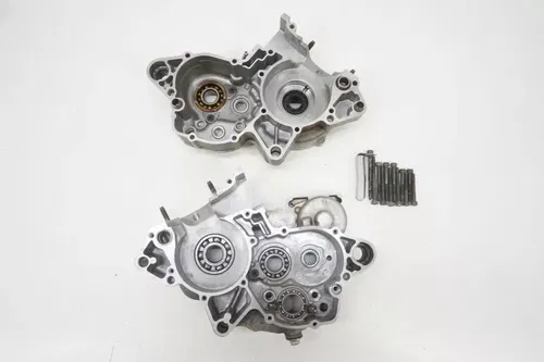2002 YZ125 Crankcase Set OEM Engine Bottom End Crank Case Cases Yamaha YZ 125 #2