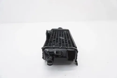 1998 YZ125 Right Radiator OEM Fill Side Cap Cooling System Yamaha YZ 125 96-01