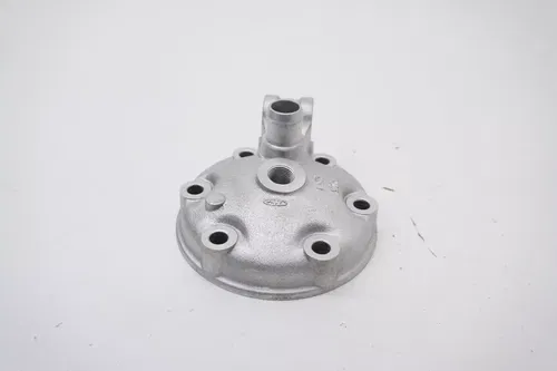 1999 CR250 Cylinder Head OEM Engine Top End Dome Cap 12201-KZ3-J10 Honda 99-01