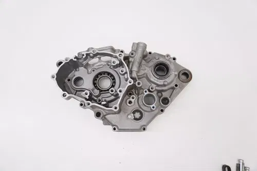2007 YZ250F Crankcase Set OEM Left Right Crank Case Engine Bottom End Yamaha