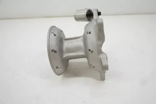 2001 YZ125 Front Wheel Hub OEM 4SS-25111-01-00 Spaces Yamaha 1996-2001 #2