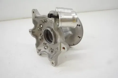 2001 YZ125 Front Wheel Hub OEM 4SS-25111-01-00 Spaces Yamaha 1996-2001 #2